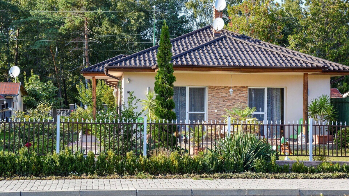Balatonboglar Apartment | Lovely apartment for 4 guests with WIFI, A/C, TV, patio and parking