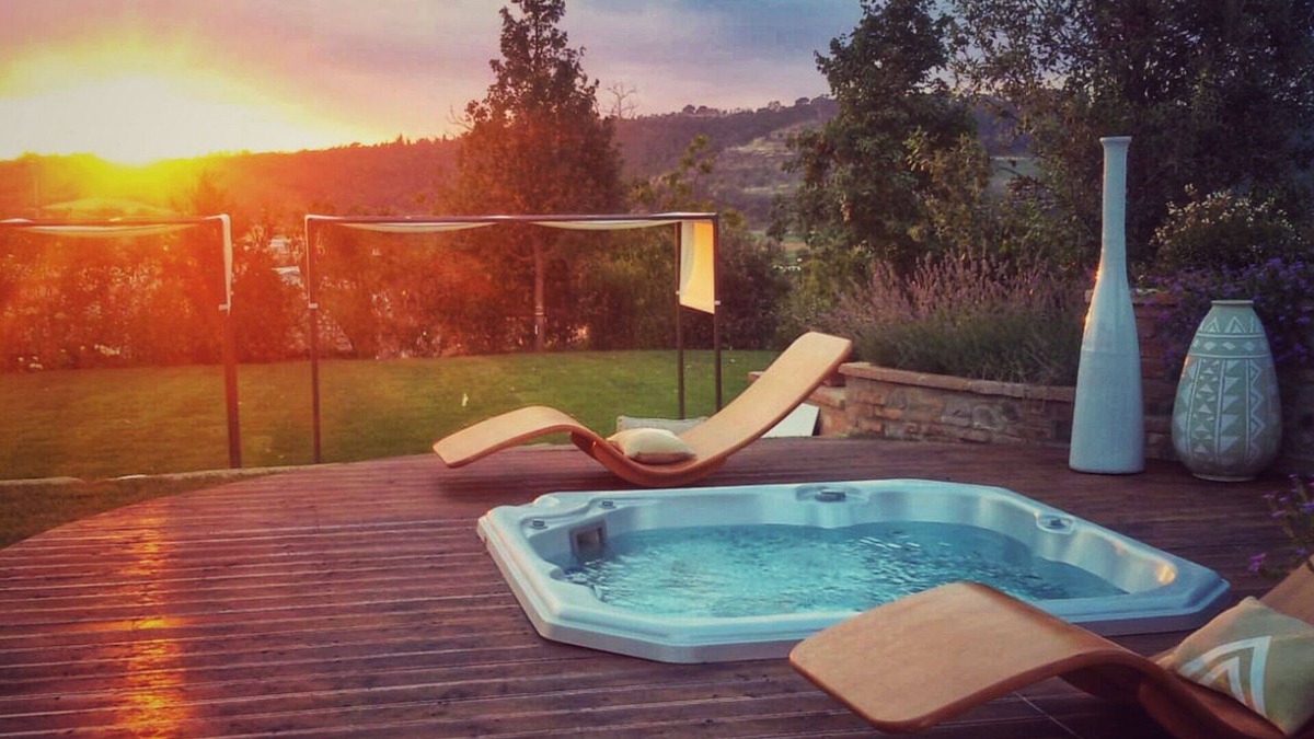 Po' Bandino Villa | Lovely apartment in villa for 5 guests with A/C, pool, hot tub, WIFI, TV, patio and panoramic view
