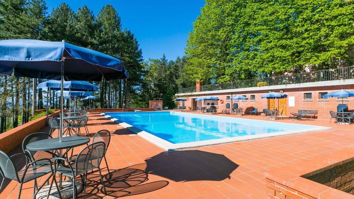San Vivaldo Villa | Lovely apartment in villa for 4 guests with pool, WIFI, TV, terrace and pets allowed