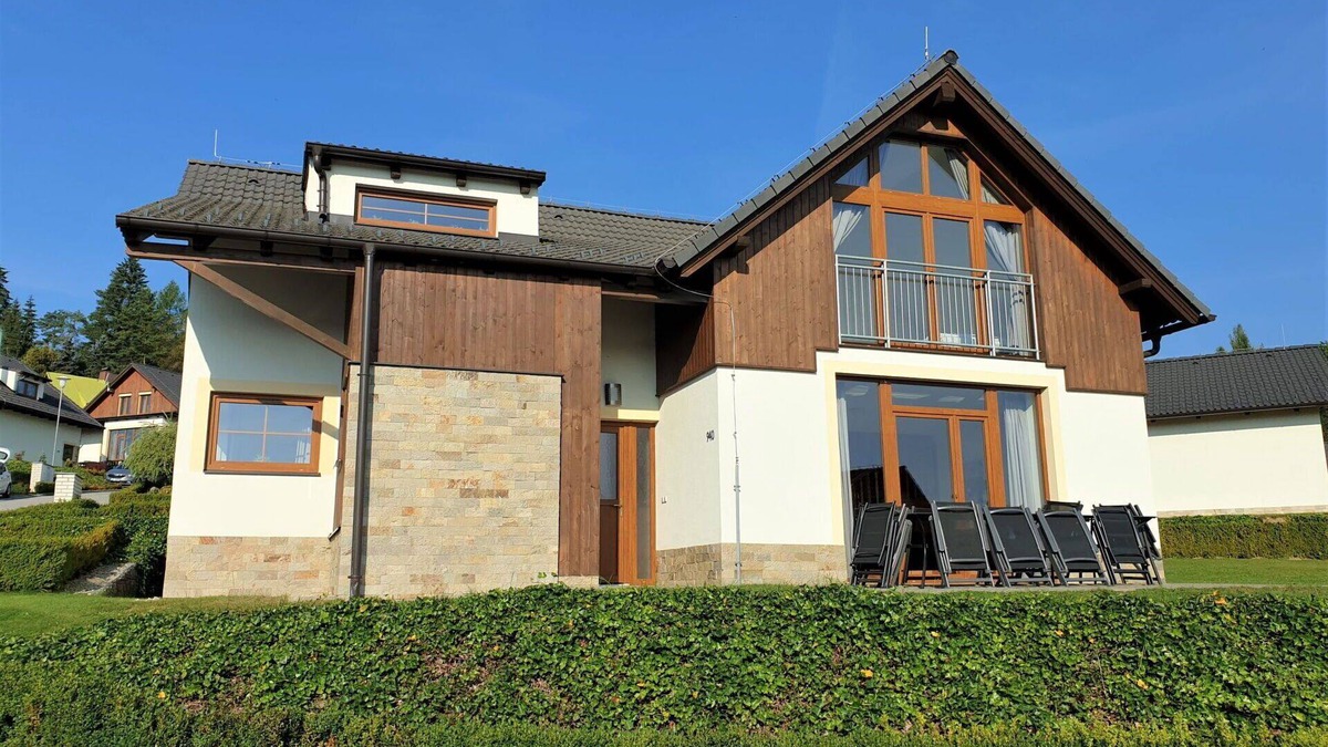 Lipno nad Vltavou House | Lovely apartment in villa for 11 guests with WIFI, TV, terrace and pets allowed