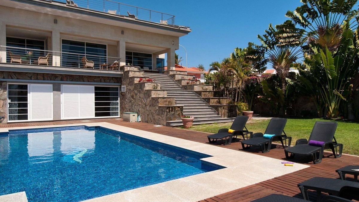 Sonnenland House | Lovely apartment in villa for 12 people with private pool, WIFI, TV and patio