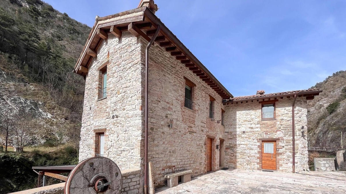 Gubbio Apartment | Lovely apartment in Gubbio with WiFi