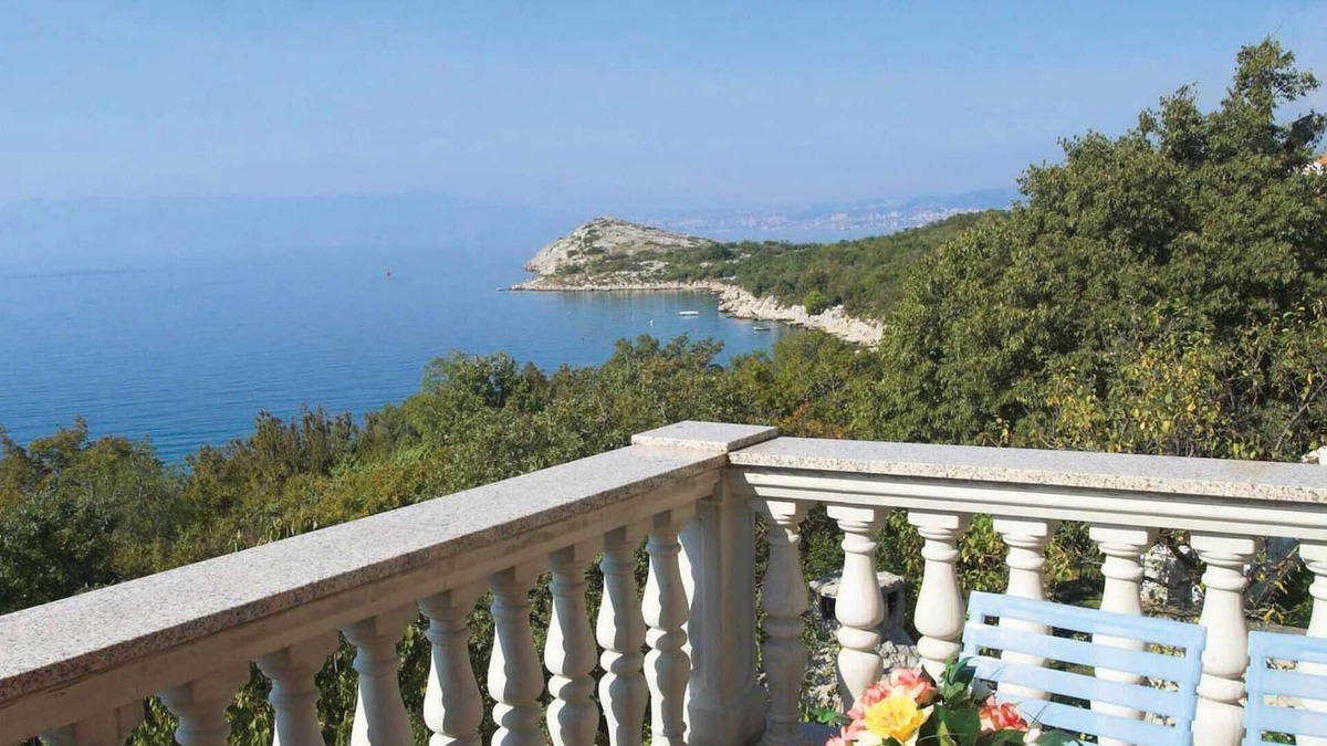 Municipality of Omisalj Apartment | Lovely apartment in Malinska with WiFi