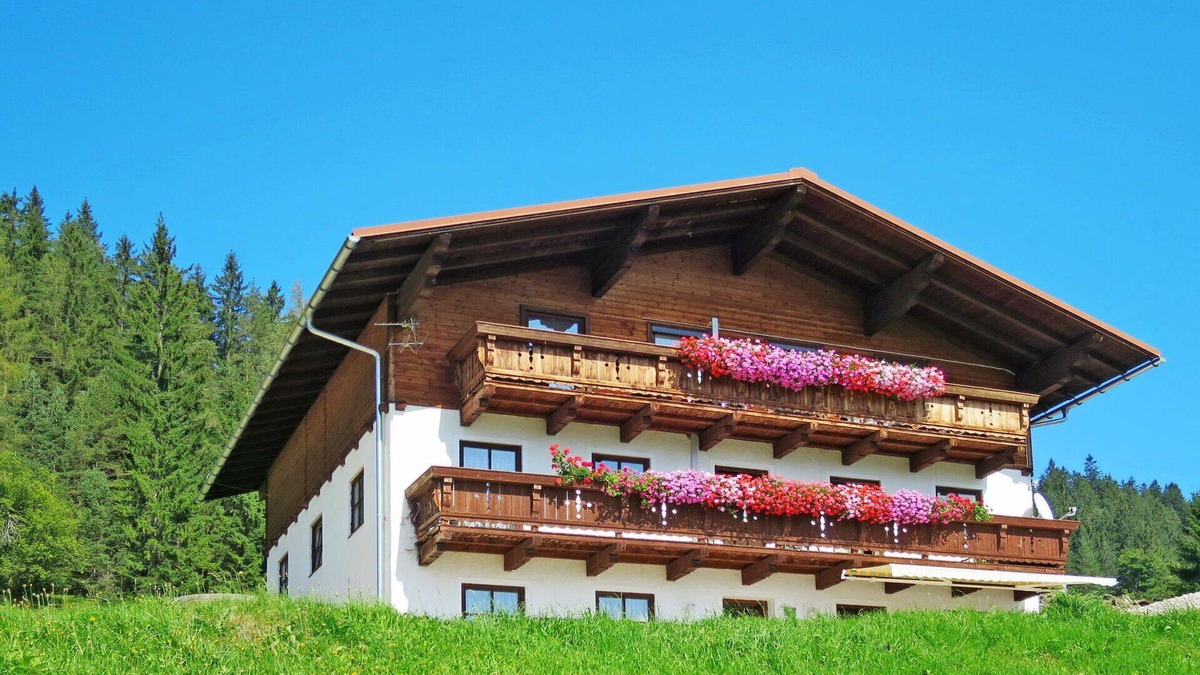 Radstadt Villa | Lovely apartment in villa for 4 people with WIFI, patio, pets allowed and panoramic view