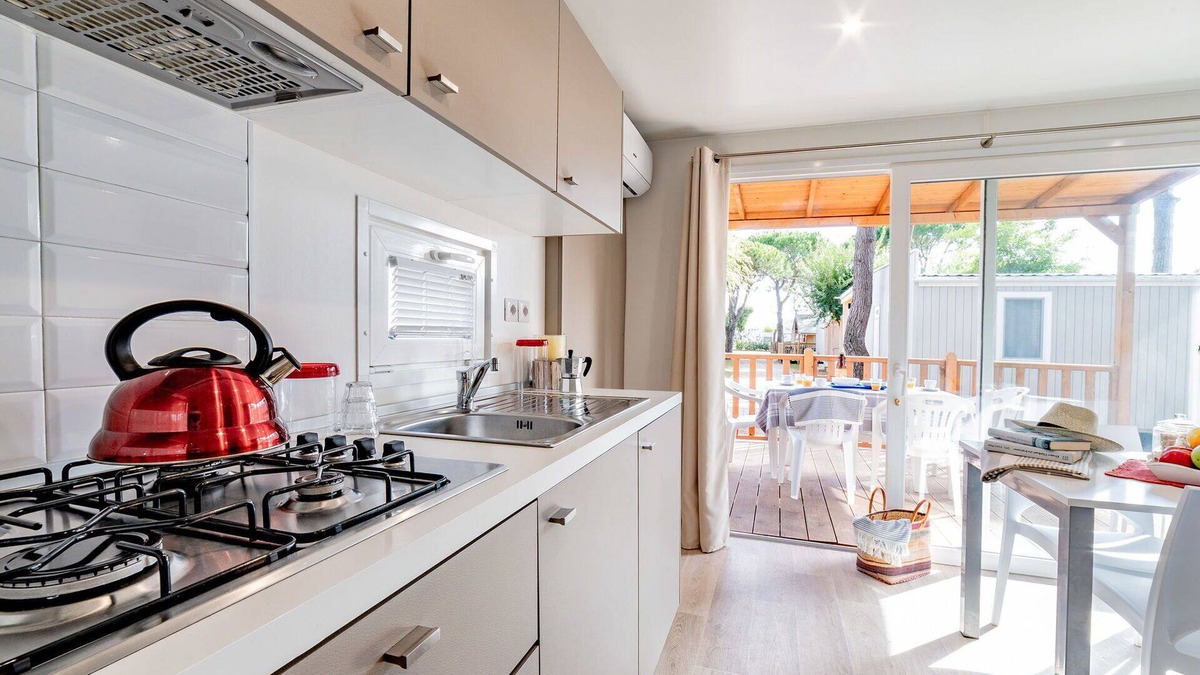 Cavallino-Treporti House | Lovely apartment in villa for 6 people with pool, A/C, WIFI, TV and terrace