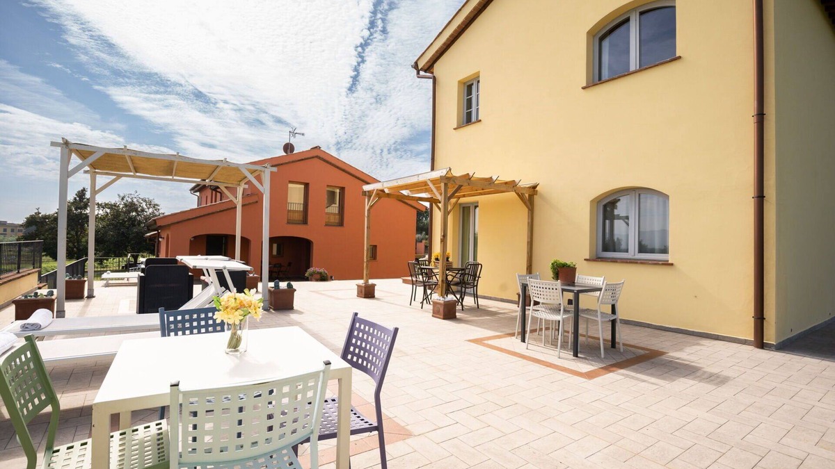 Larciano House | Lovely apartment in villa for 5 guests with pool, WIFI, A/C, TV and patio