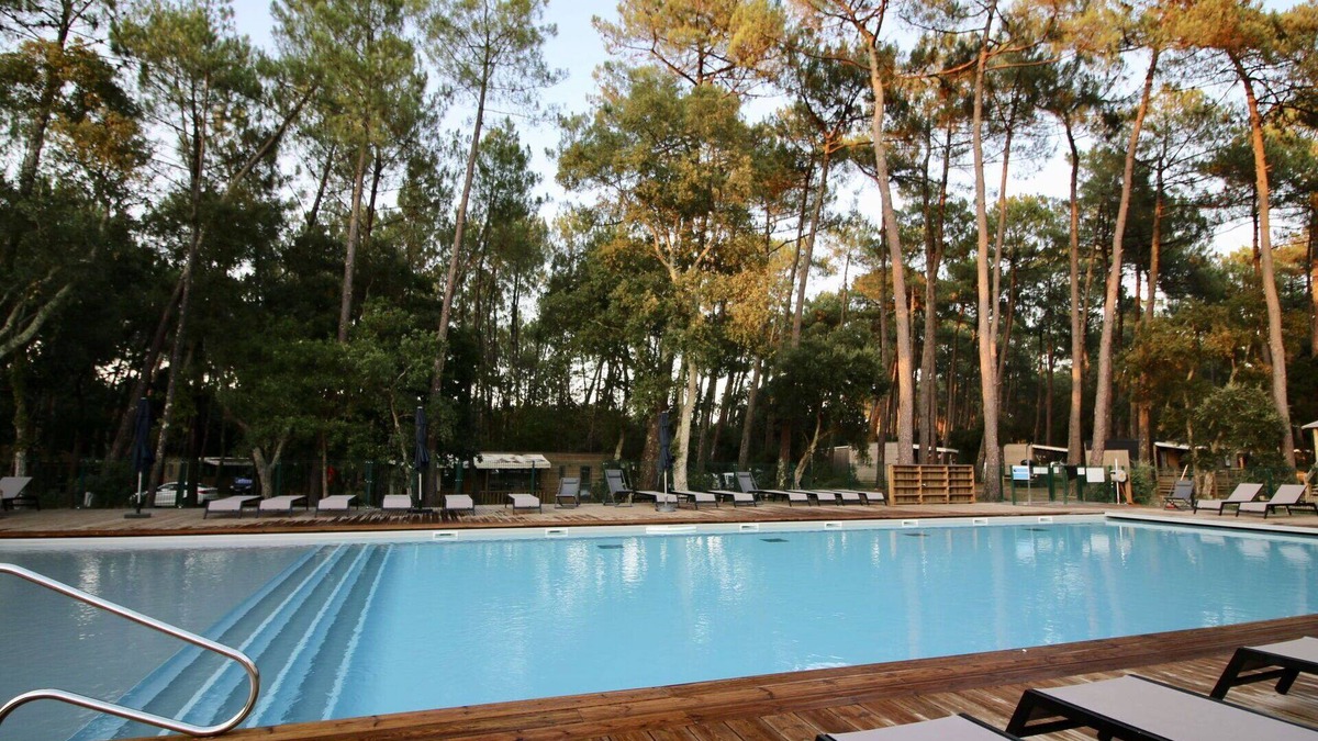 Ondres House | Lovely apartment in villa for 4 guests with A/C, WIFI, pool, TV, terrace and pets allowed