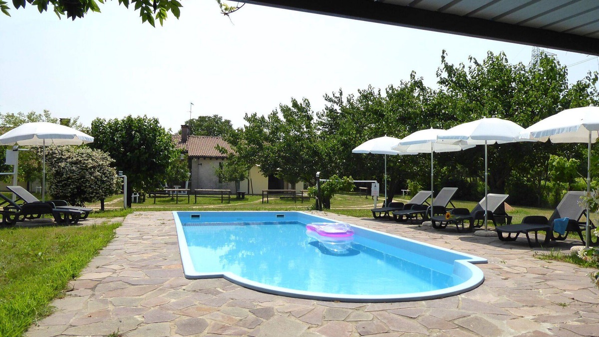 Silea House | Lovely apartment in villa for 4 guests with WIFI, A/C, pool and patio