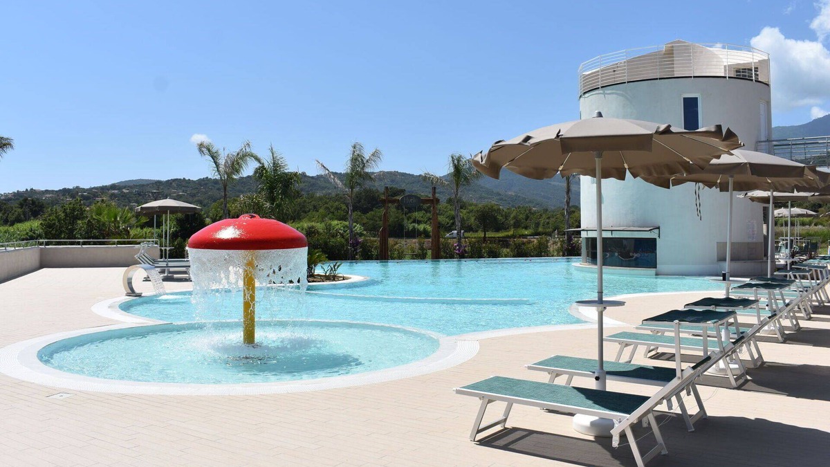 Casal Velino Apartment | Lovely apartment for 4 people with pool, WIFI, A/C, patio, pets allowed and parking