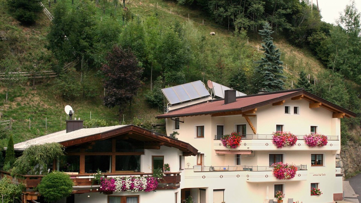 Kappl Villa | Lovely Apartment with Infrared Sauna in Kappl
