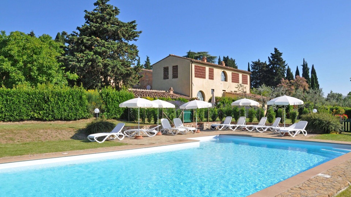 Tavarnelle Val di Pesa Apartment | Lovely apartment with WIFI, A/C, pool, panoramic view and parking, close to Greve In Chianti