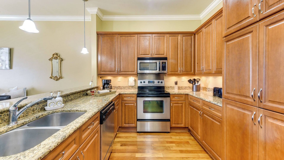 Highlands - Perkins Condo | Lovely Baton Rouge Condo ~ 1 Mi to LSU
