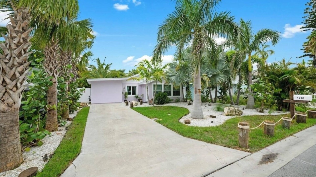 Indian Rocks Beach House | Lovely beach house by gorgeous water