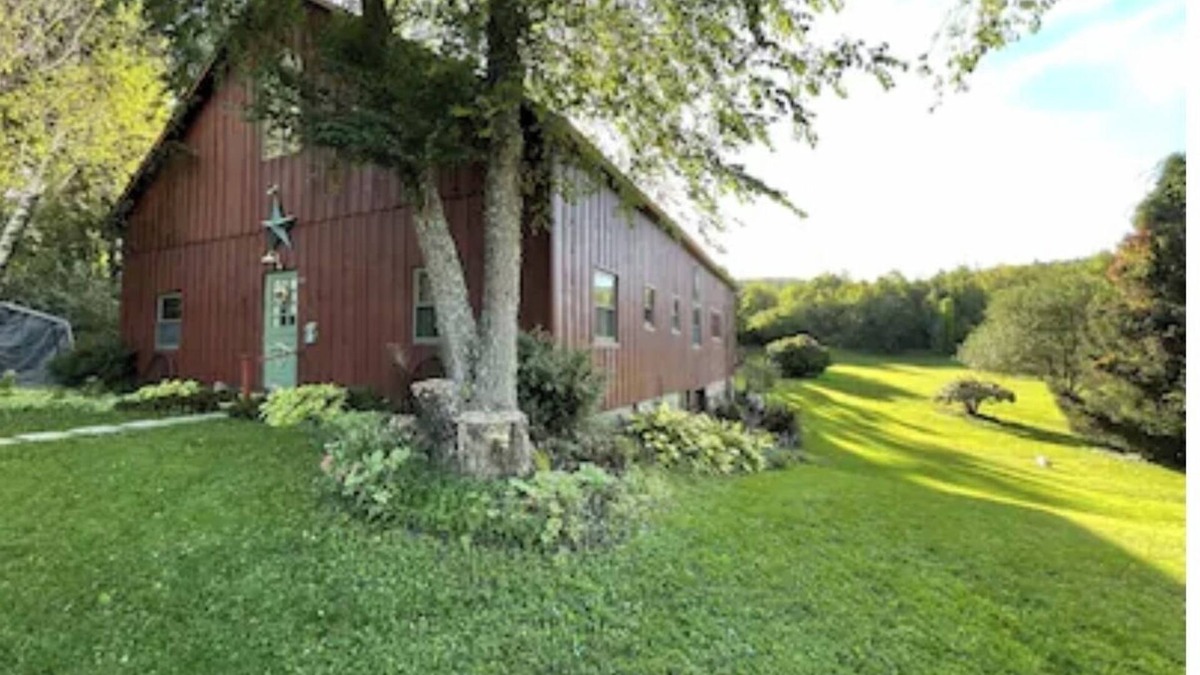 Richmond Apartment | Lovely bright apartment in pastoral shaker barn