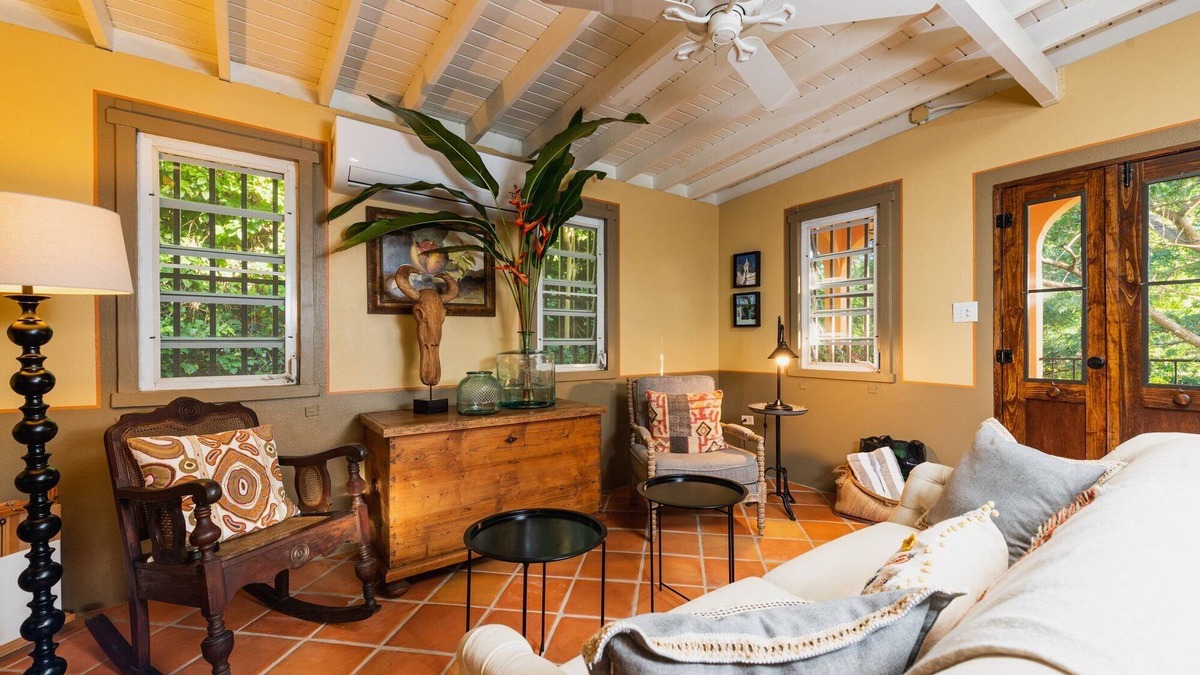 Puerto Real House | Lovely Casita Granada in exclusive, breezy Pilon