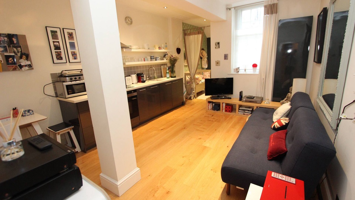 Brompton & Hans Town Apartment | Lovely central apartment in Queens Gate, South Kensington, London