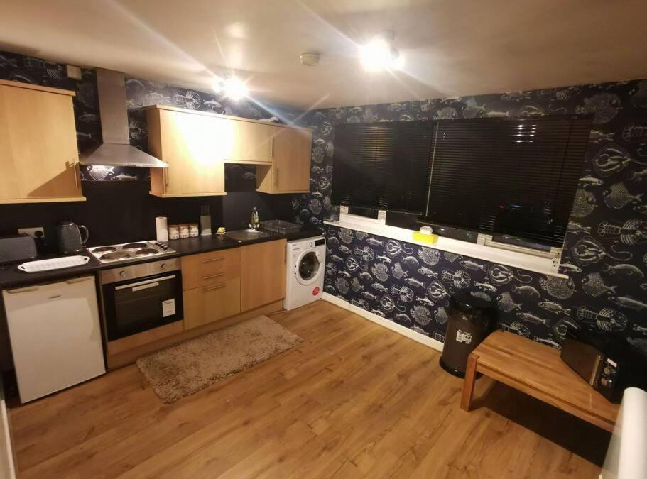 Fleetwood Apartment | Lovely Centralised 1Bed Apt Near Town Centre & Beach - Free Wi-Fi & Parking