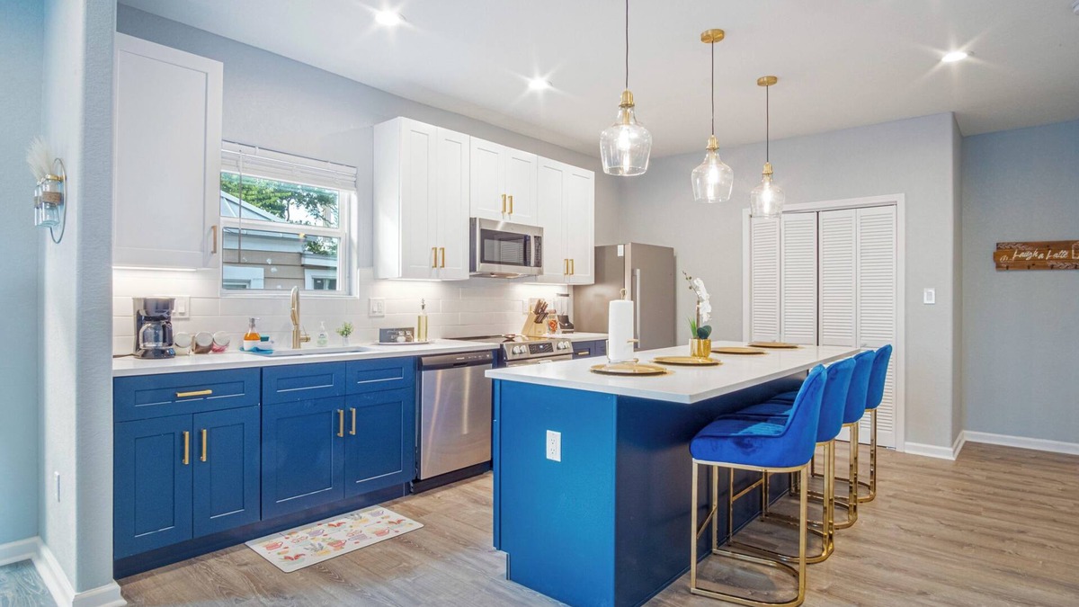 Historic Garderns Cottage | Lovely & Charming 4br/2.5ba Near Downtown's Prime