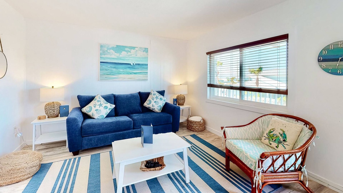 Crescent Beach Condo | Lovely condo with pool central AC, & direct beach access