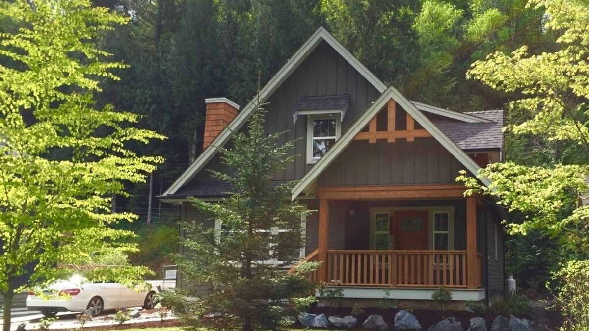 Lindell Beach Cottage | Lovely cottage on Cultus Lake