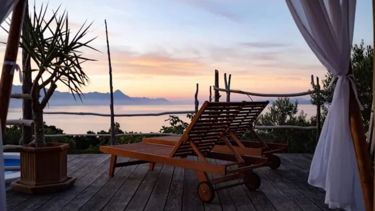 Selca Cottage | Lovely Cottage with sea views in Selca, Croatia