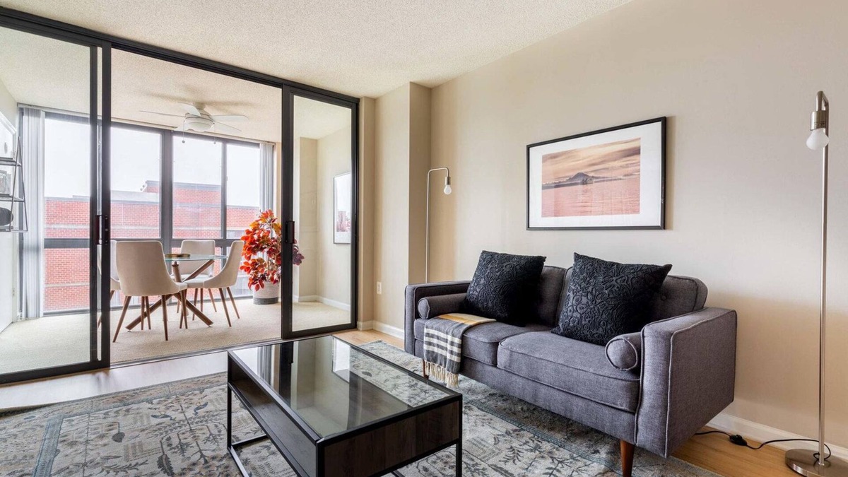 Radnor - Fort Myer Heights Apartment | Lovely Court House 1BR w/Elevator, Gym & W/D, nr Plaza, by Blueground