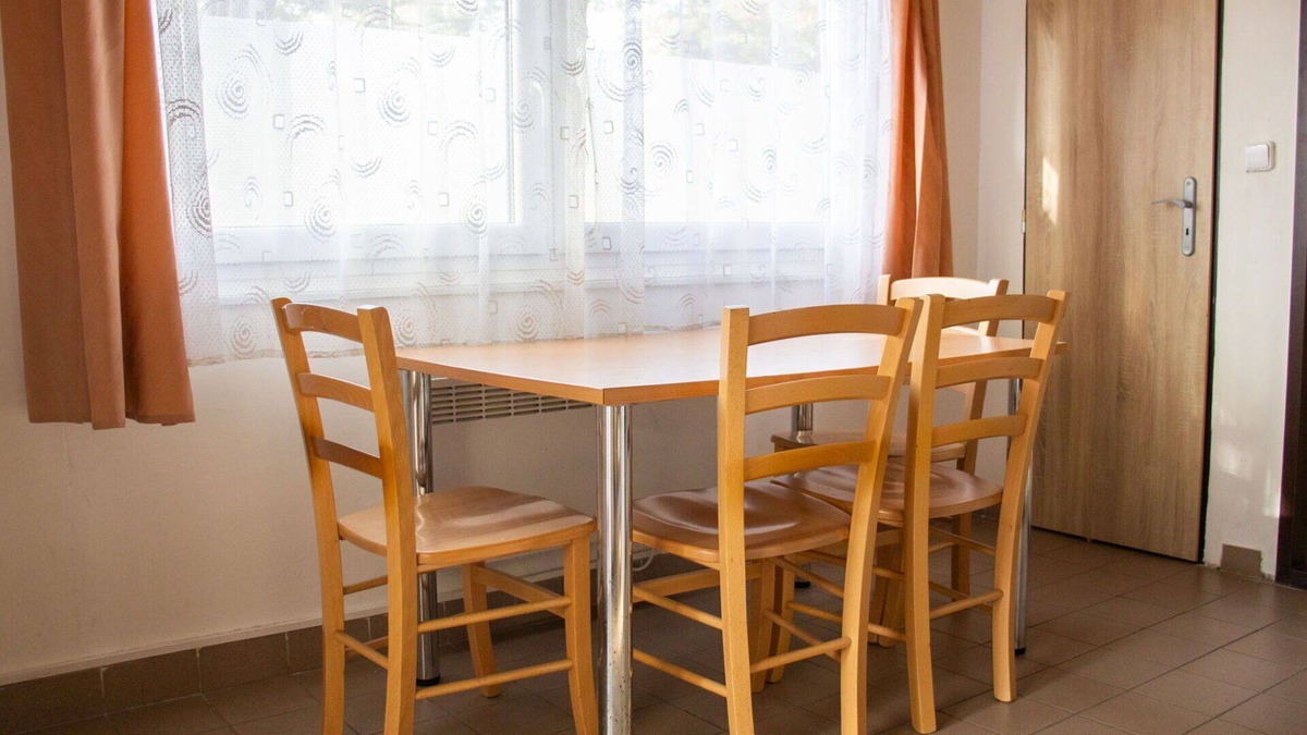 Hradec Kralove House | Lovely apartment in villa for 12 people with WIFI, TV, patio and pets allowed