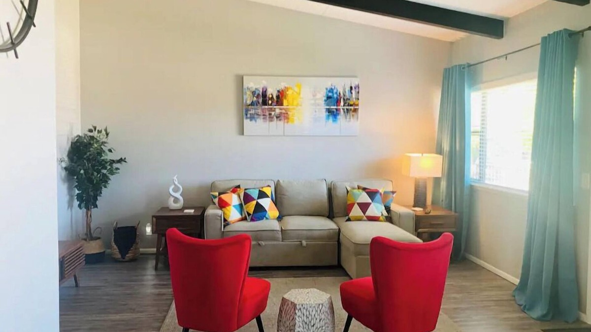 Central Oklahoma City Apartment | Lovely Designer 1 Bedroom with Free Parking