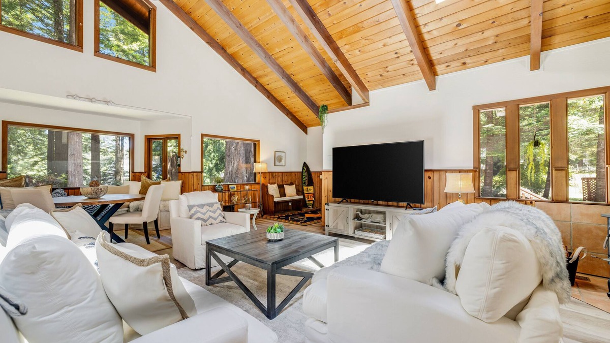 Mendocino House | Lovely dog-friendly house with private hot tub, firepit, deck
