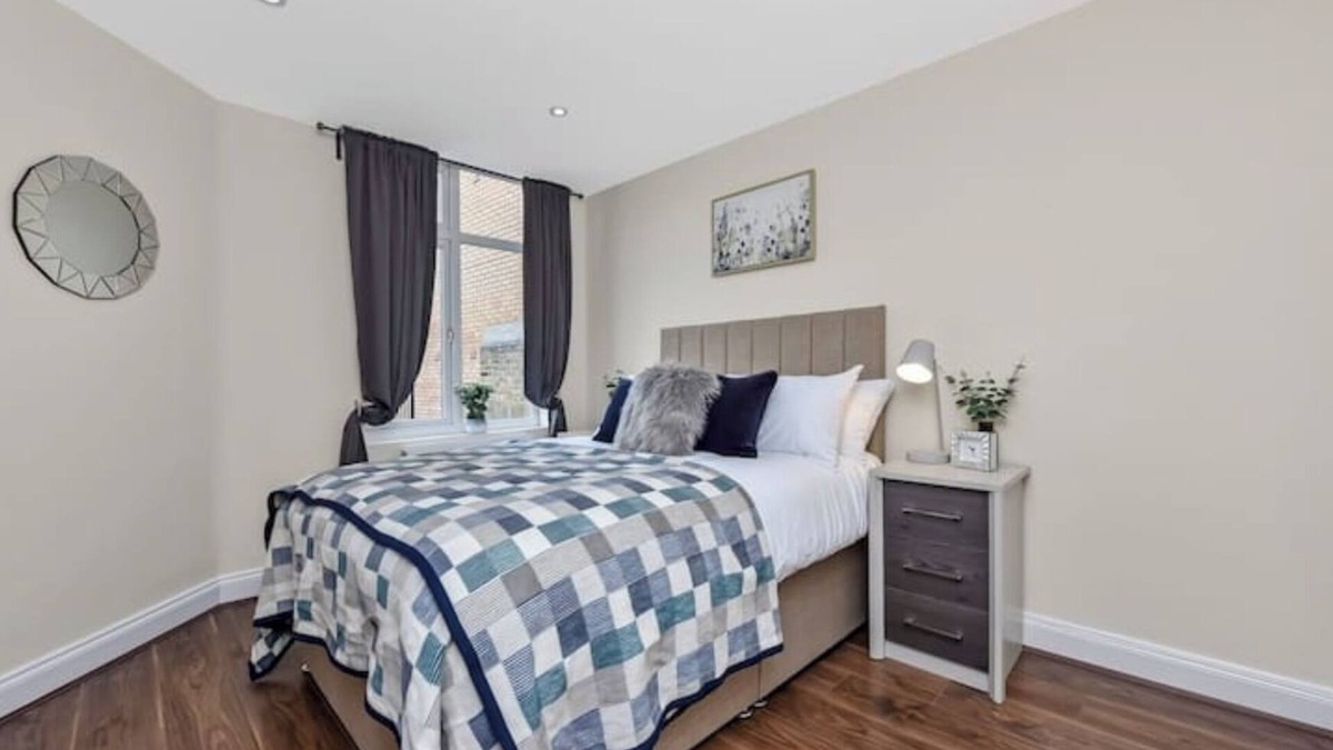 Stamford Hill Apartment | Lovely Family Flat with Excellent Transport Links