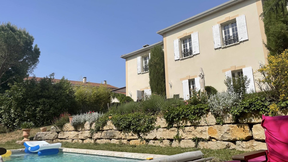 Les Serres - Vivier House | Lovely family home with swimming pool near Lyon