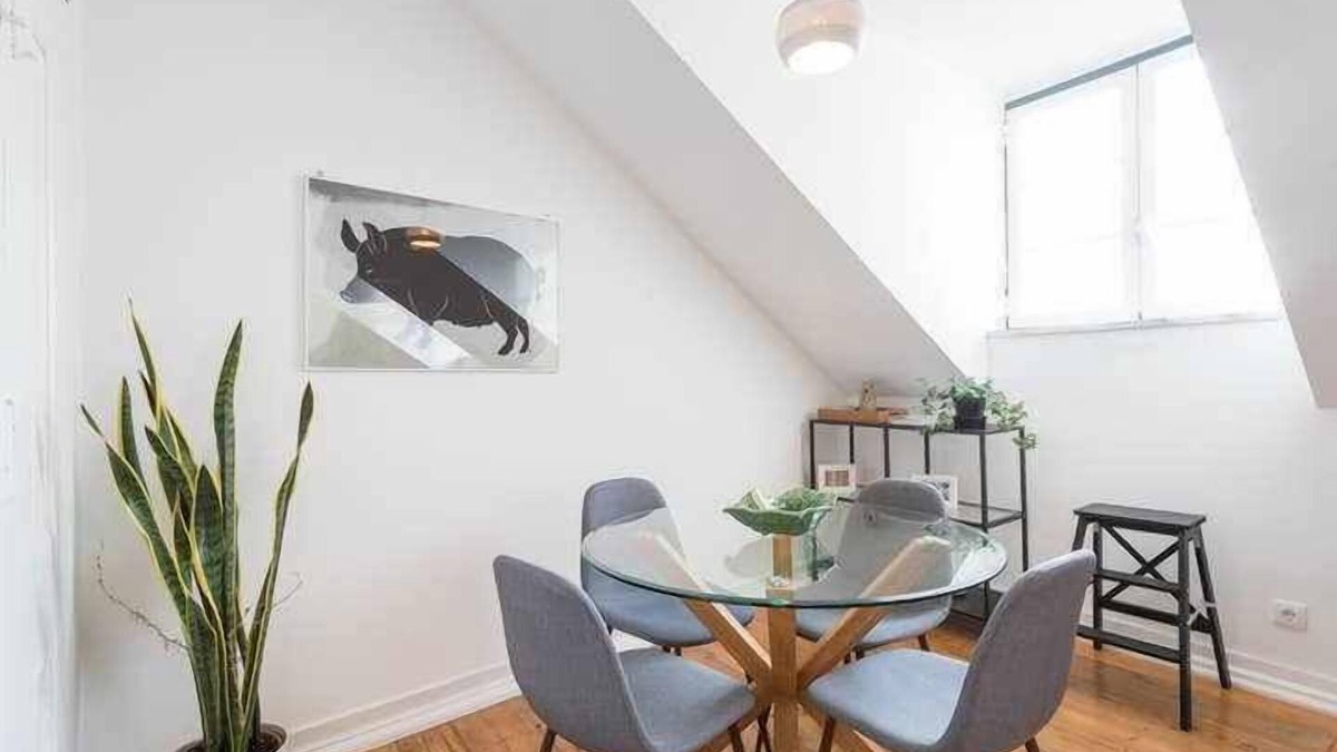 Merces Apartment | Lovely Flat with A/C Great Location Strong Wi-Fi