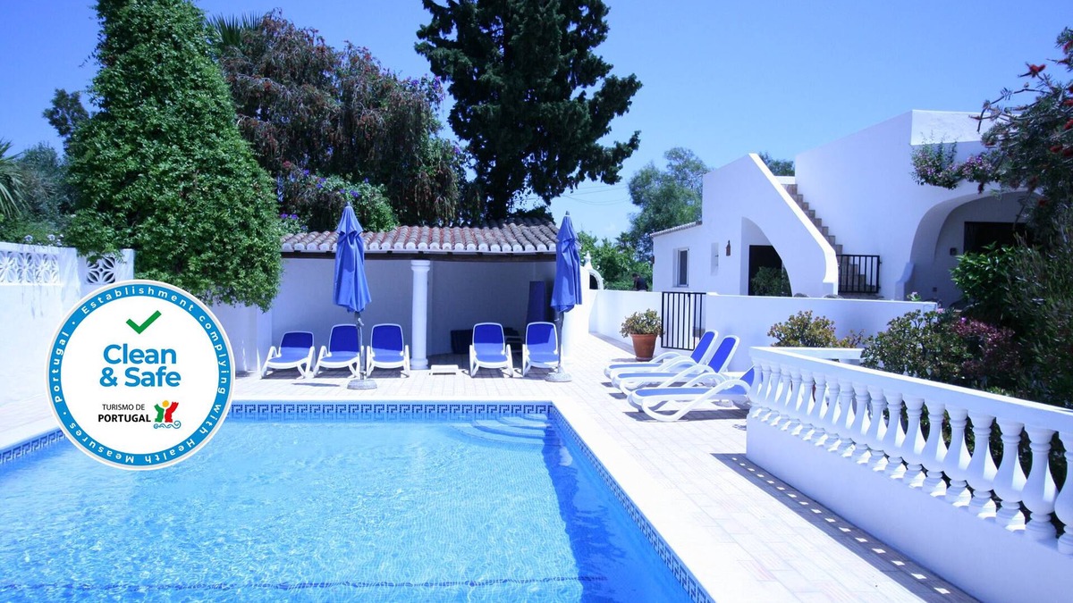 Carvoeiro Villa | Lovely Four Bedroom Villa With Large Private Gated Pool - Free Wifi and Aircon
