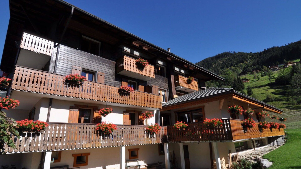 La Chapelle-d'Abondance Apartment | Lovely apartment for 6 people with WIFI, TV, balcony and pets allowed