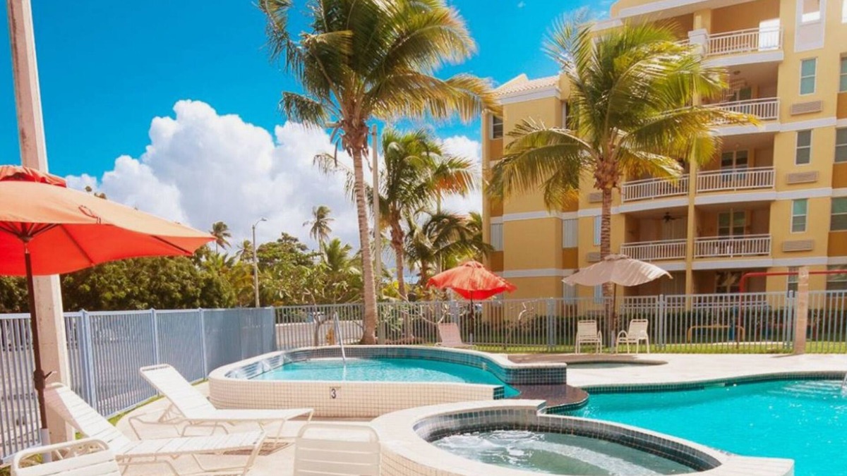 Mediania Alta Apartment | Lovely Garden Beachfront Villa near of San Juan
