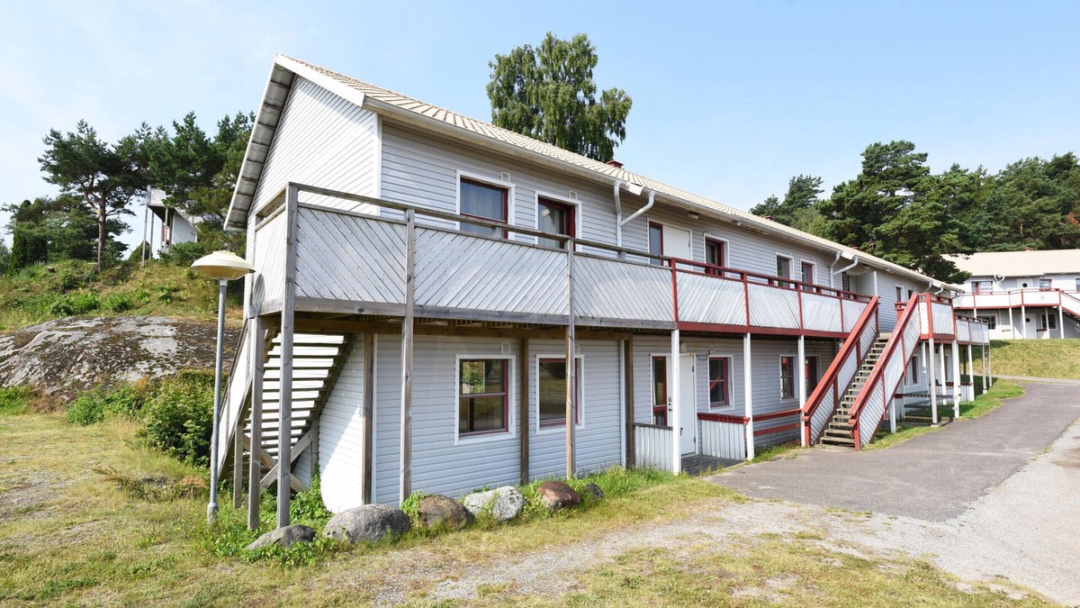 Myggenaes Apartment | Lovely holiday apartment located high on beautiful and historic Almön.