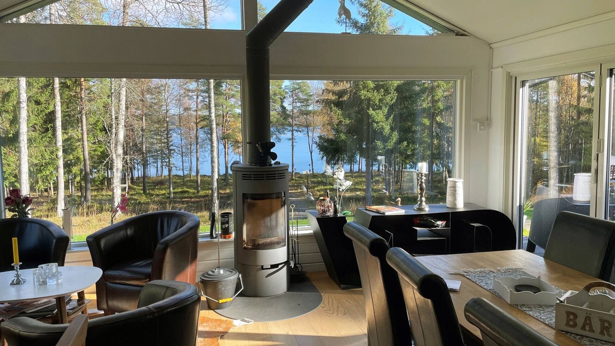 Mansarp Ski Chalet | Lovely holiday home with its own lake plot and panoramic view of Rasjön | SE07037