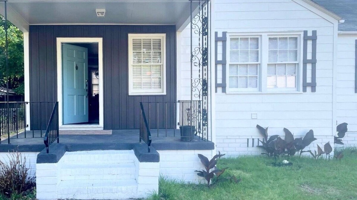 Macon House | Lovely home away from home family friendly and 3 minutes from Macon amphitheater