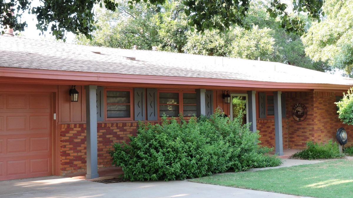 Lubbock House | Lovely home - big enough for everyone, cozy enough for two!
