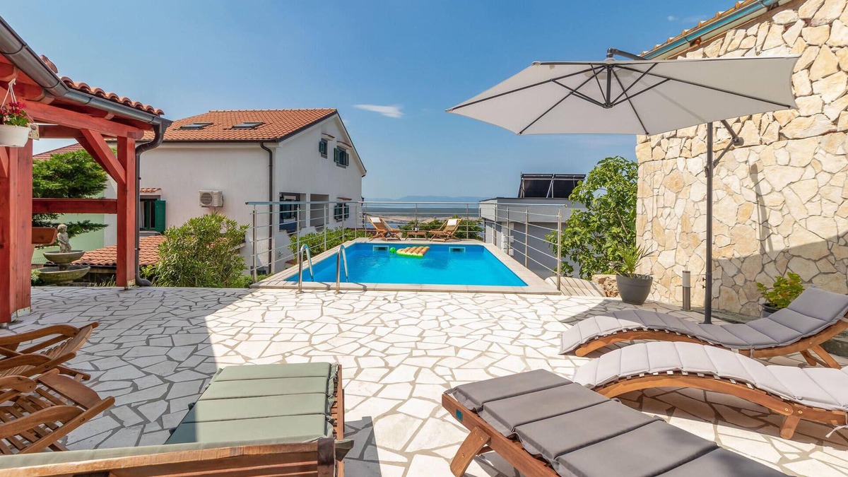 Jadranovo House | Lovely home in Crikvenica with sauna