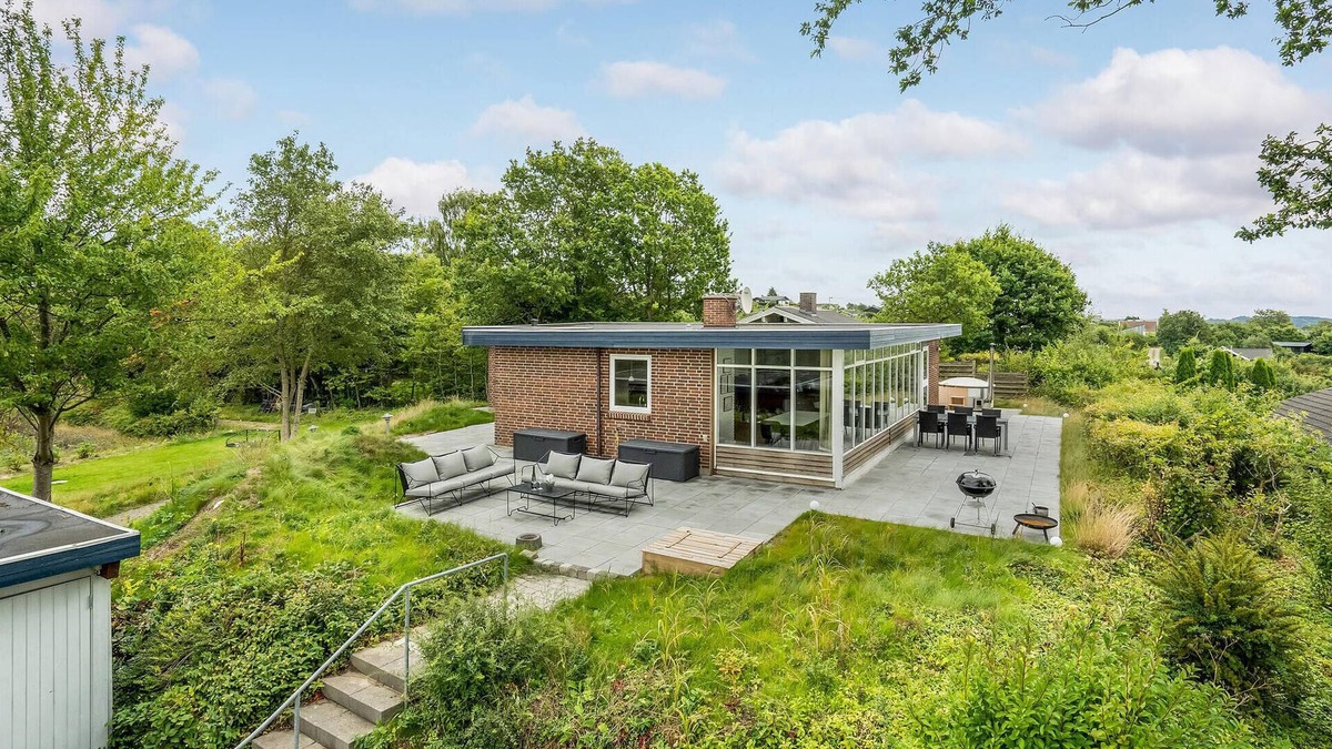 Handrup Strand House | Lovely home in Ebeltoft with WiFi