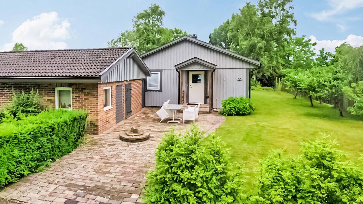 Farhult House | Lovely home in Farhult with kitchen