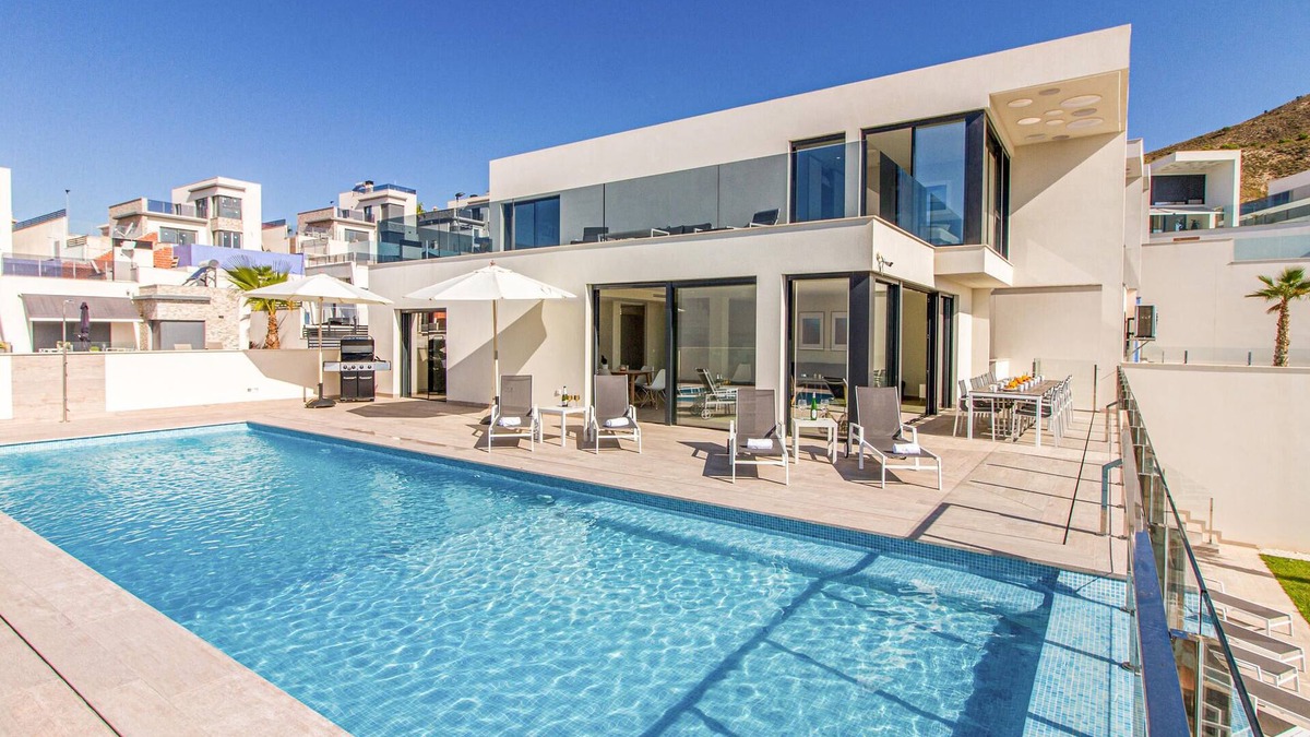 Finestrat House | Lovely home in Finestrat with WiFi