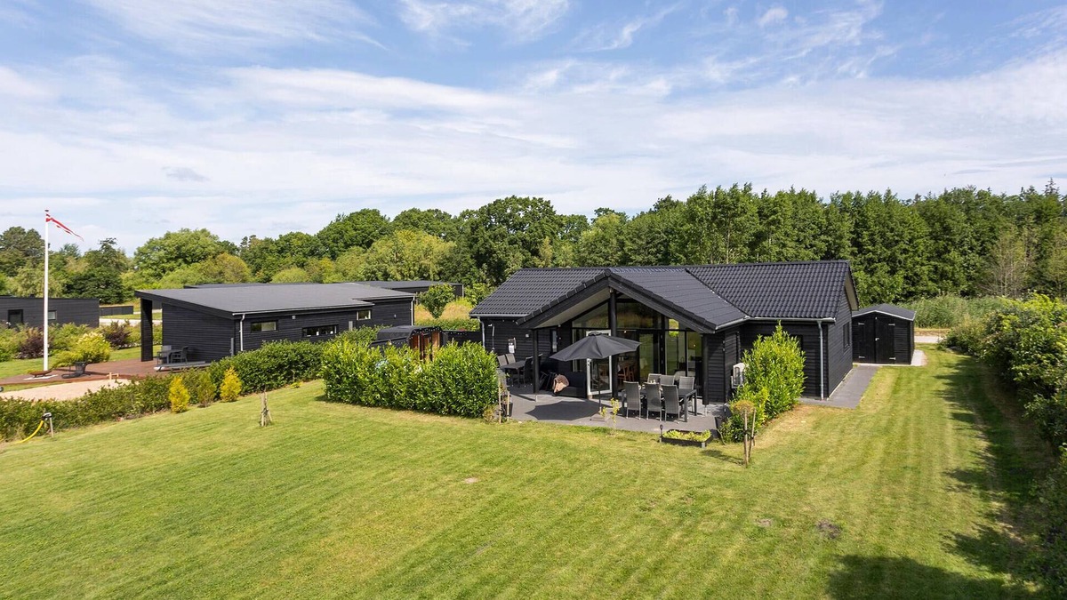 Fjellerup Strand House | Lovely home in Glesborg with kitchen