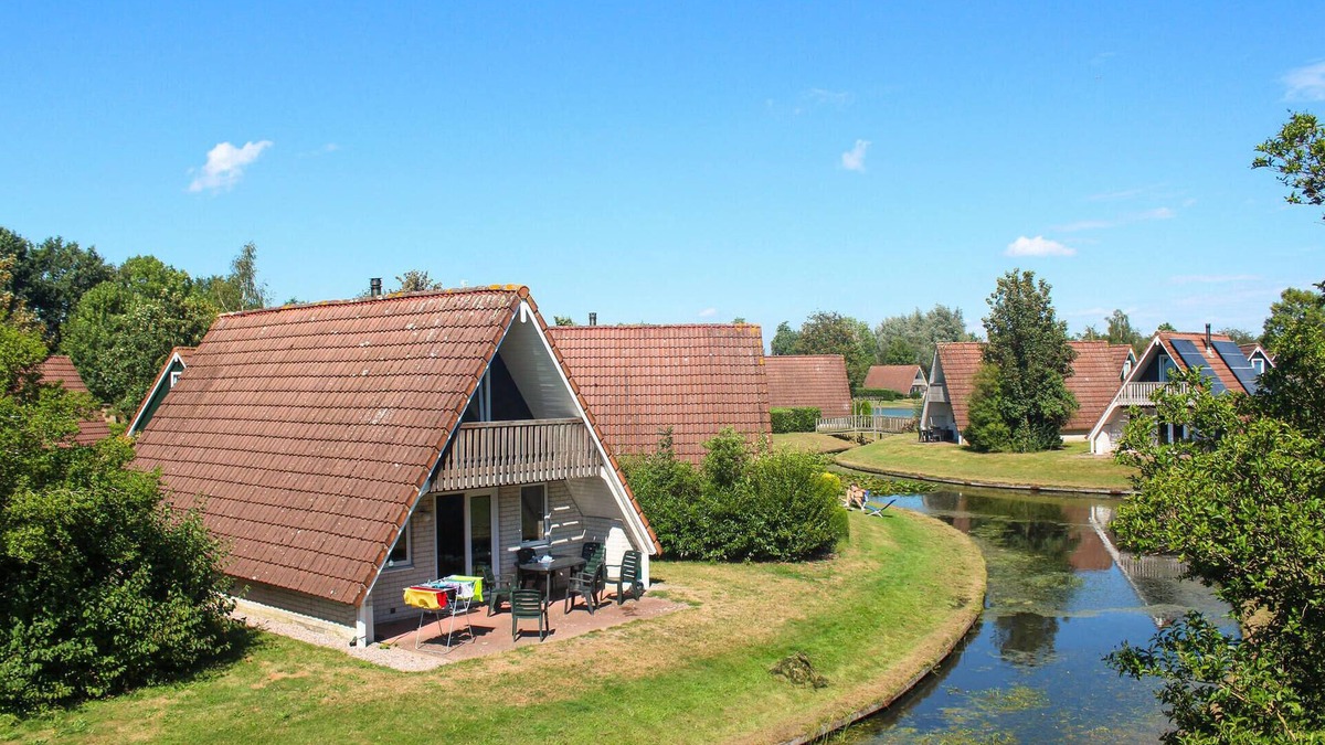 Gramsbergen House | Lovely home in Gramsbergen with WiFi