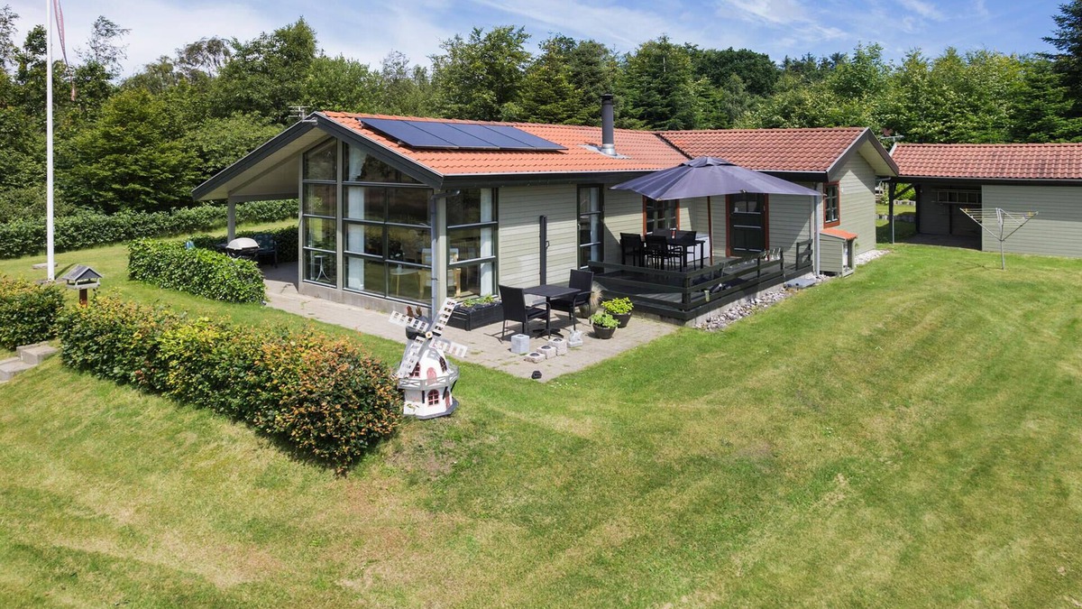 Hojslev House | Lovely home in Højslev with WiFi
