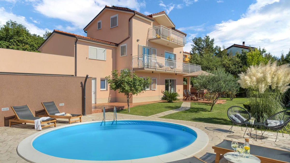 Jadranovo House | Lovely home in Jadranovo with WiFi