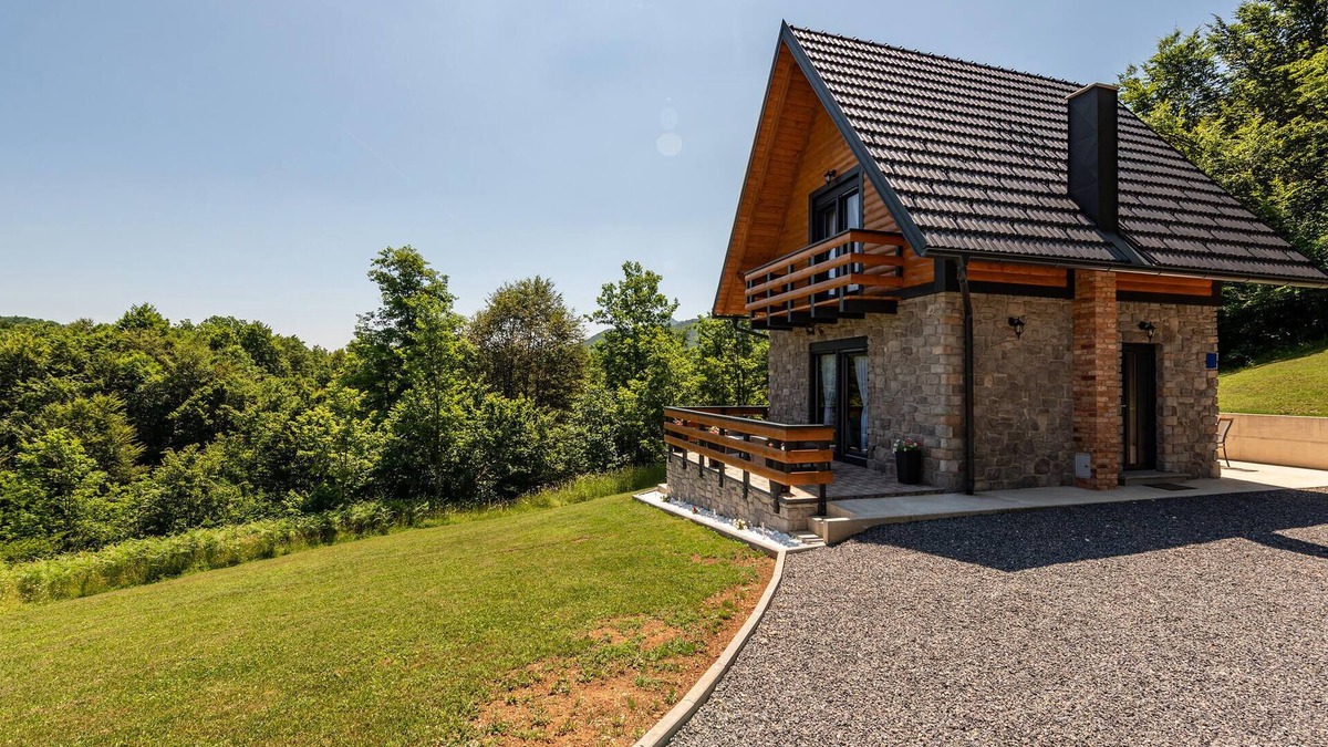 Otocac House | Lovely home in Lipovlje