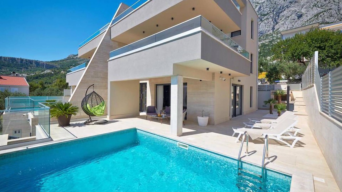 Veliko Brdo House | Lovely home in Makarska with sauna