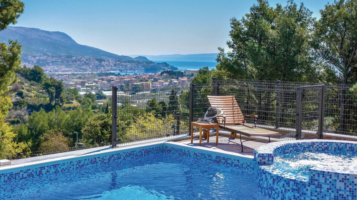 Mejasi House | Lovely home in Split with jacuzzi